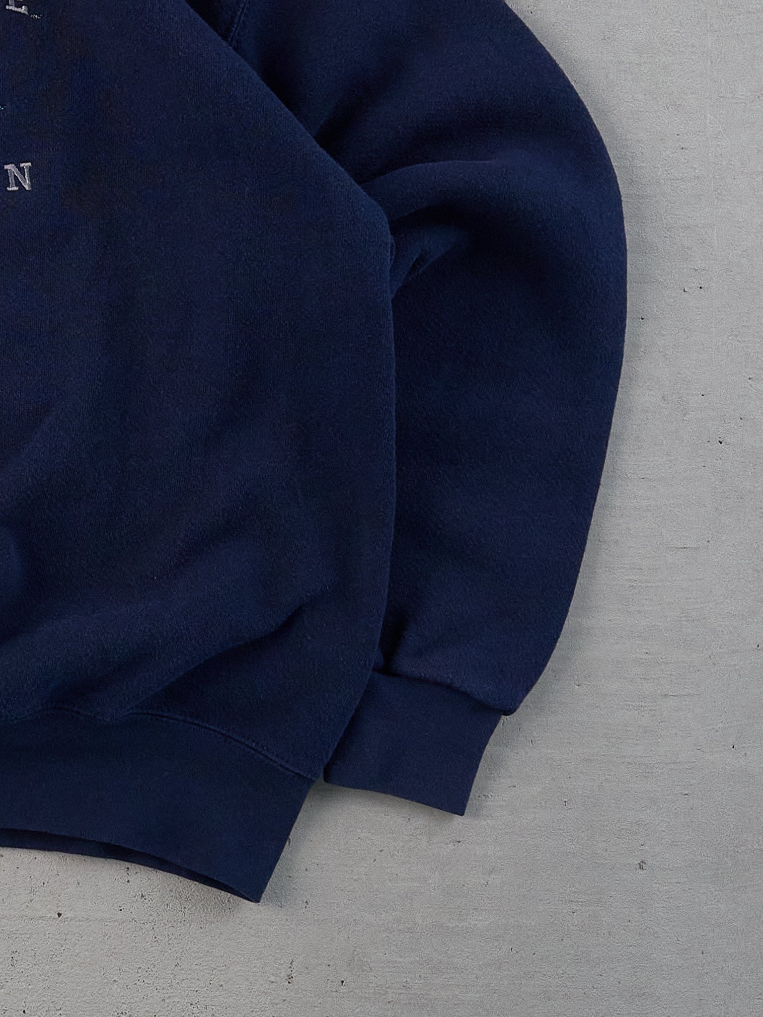 Vintage 90s Navy Blue University of Wisconsin Lacrosse Crewneck (M)