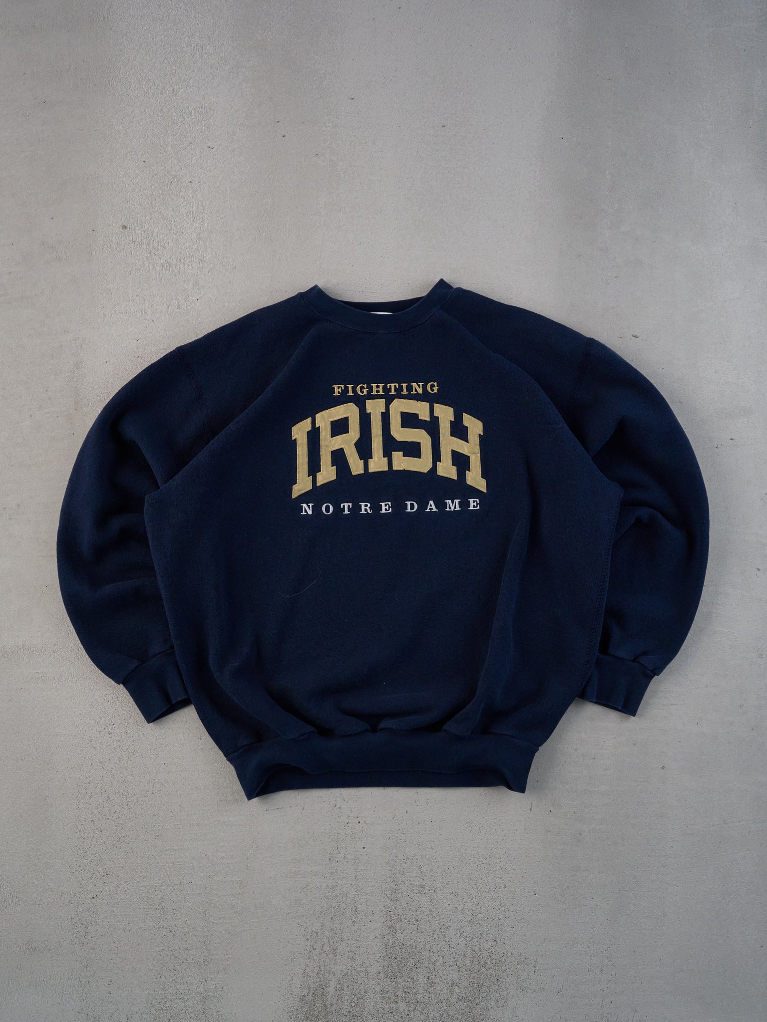 Vintage 90s Black Notre Dame Fighting Irish Crewneck (L)