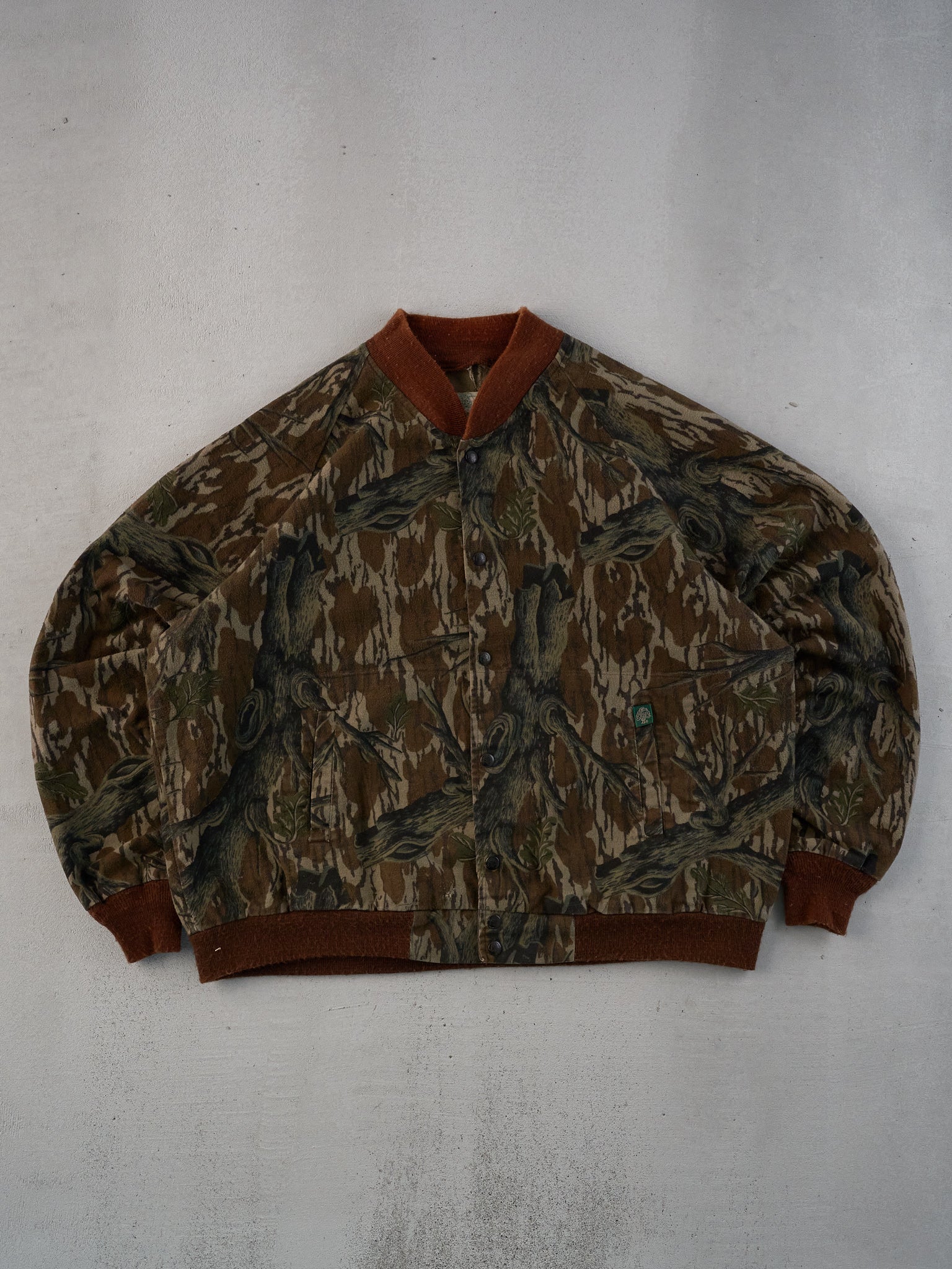 Vintage 90s Green Mossy Oak Realtree Camo Bomber Jacket (XL)