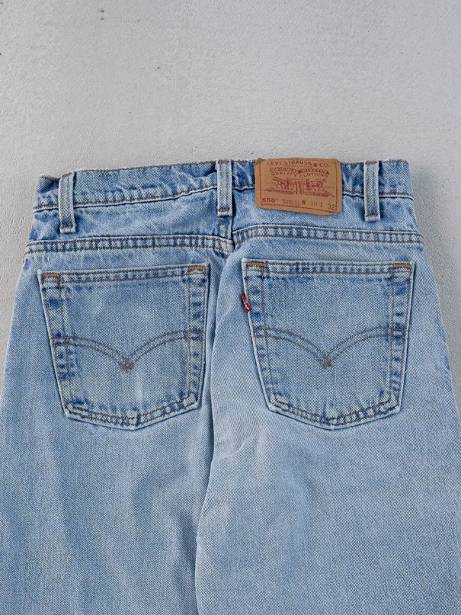 Vintage 90s Light Blue Levi's 550 Denim Jeans (28x30)