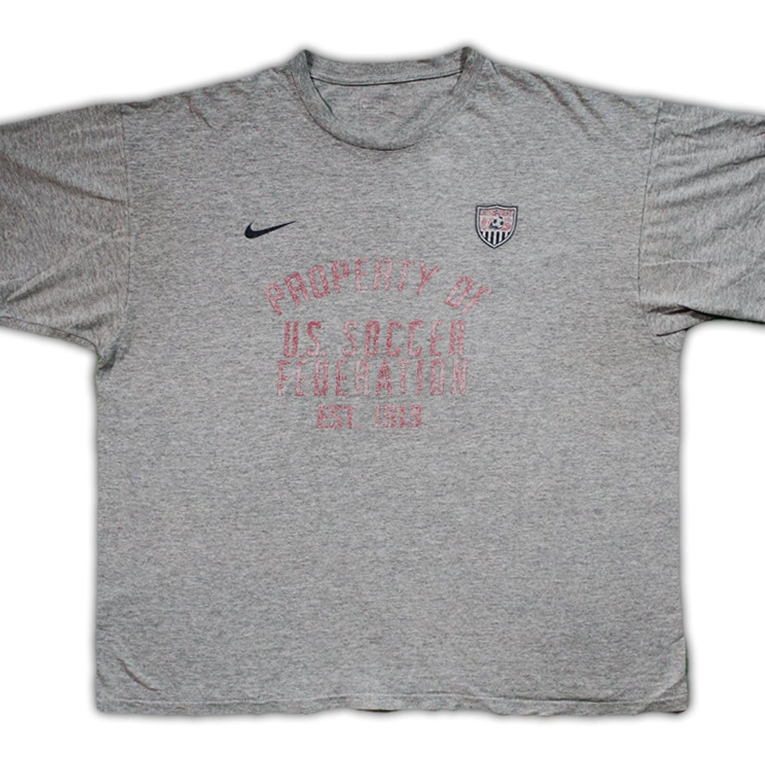 Vintage Property of the U.S Soccer Fed x Nike Tee (XL) | Rebalance Vintage.