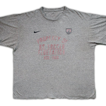 Vintage Property of the U.S Soccer Fed x Nike Tee (XL) | Rebalance Vintage.