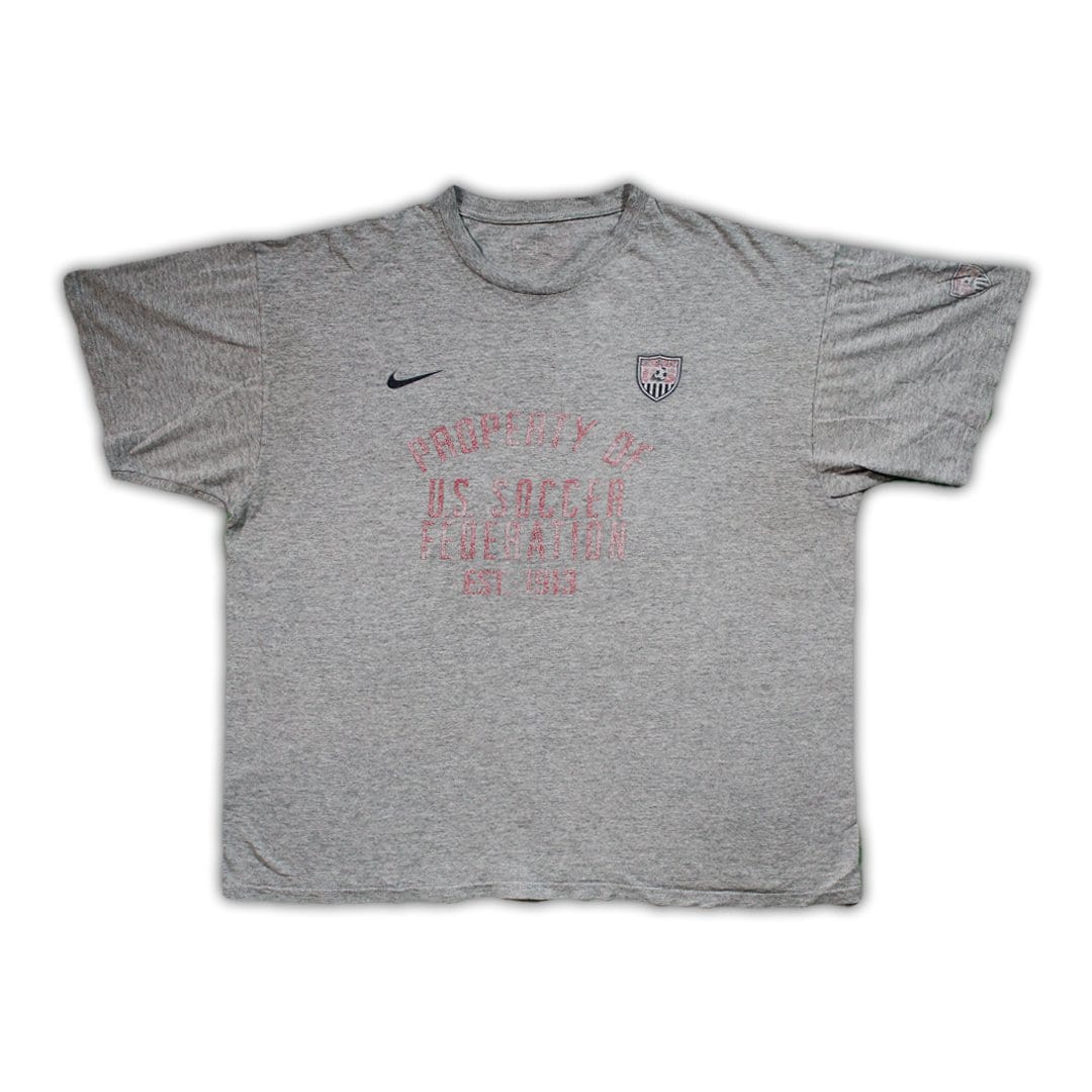 Vintage Property of the U.S Soccer Fed x Nike Tee (XL) | Rebalance Vintage.