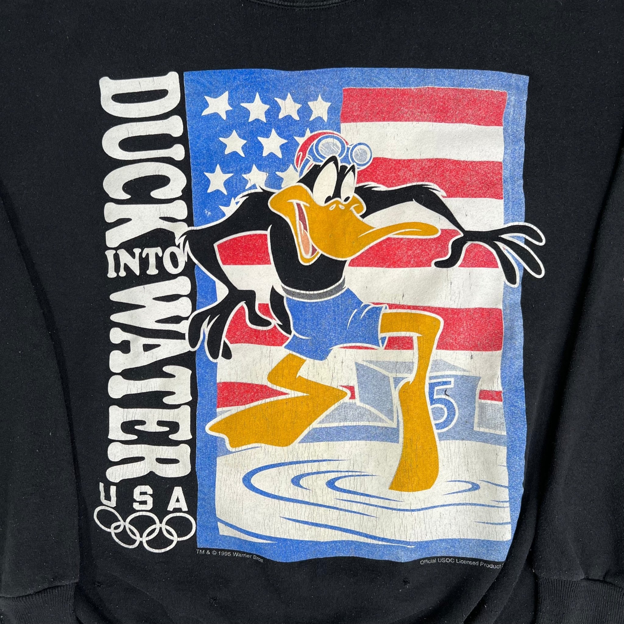 Vintage 90s Daffy Duck into Water WB Olympic Crewneck (M/L) | Rebalance Vintage.