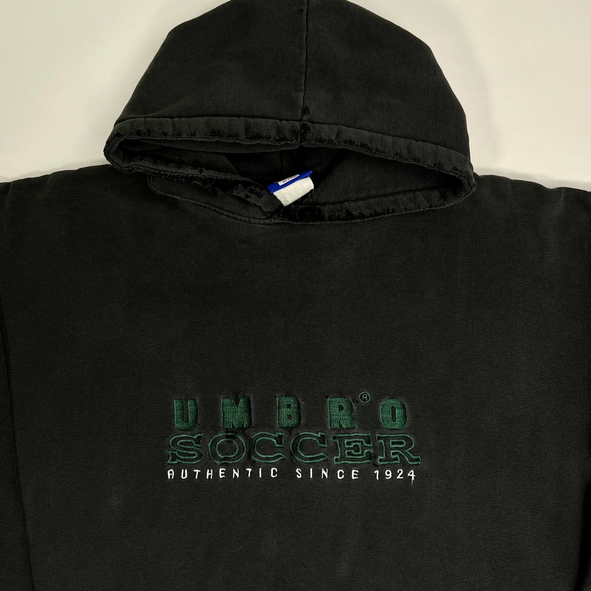 Vintage 90s Black Umbro Soccer Hoodie (XL) | Rebalance Vintage.