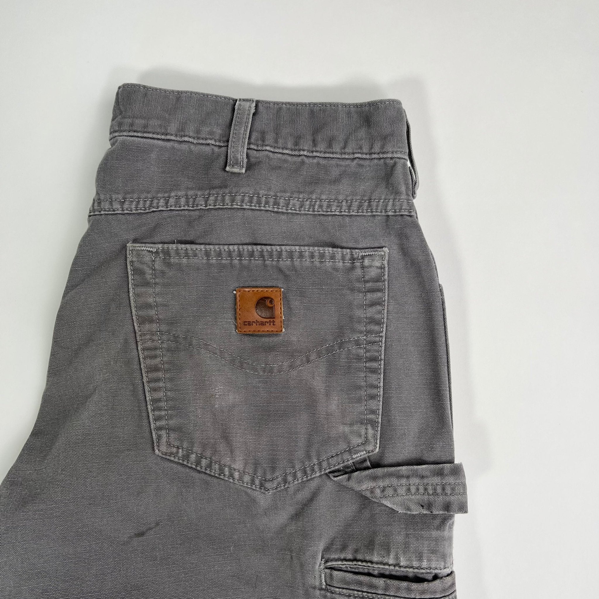 Vintage Grey Carhartt Cargo pants w/ rips | Rebalance Vintage.