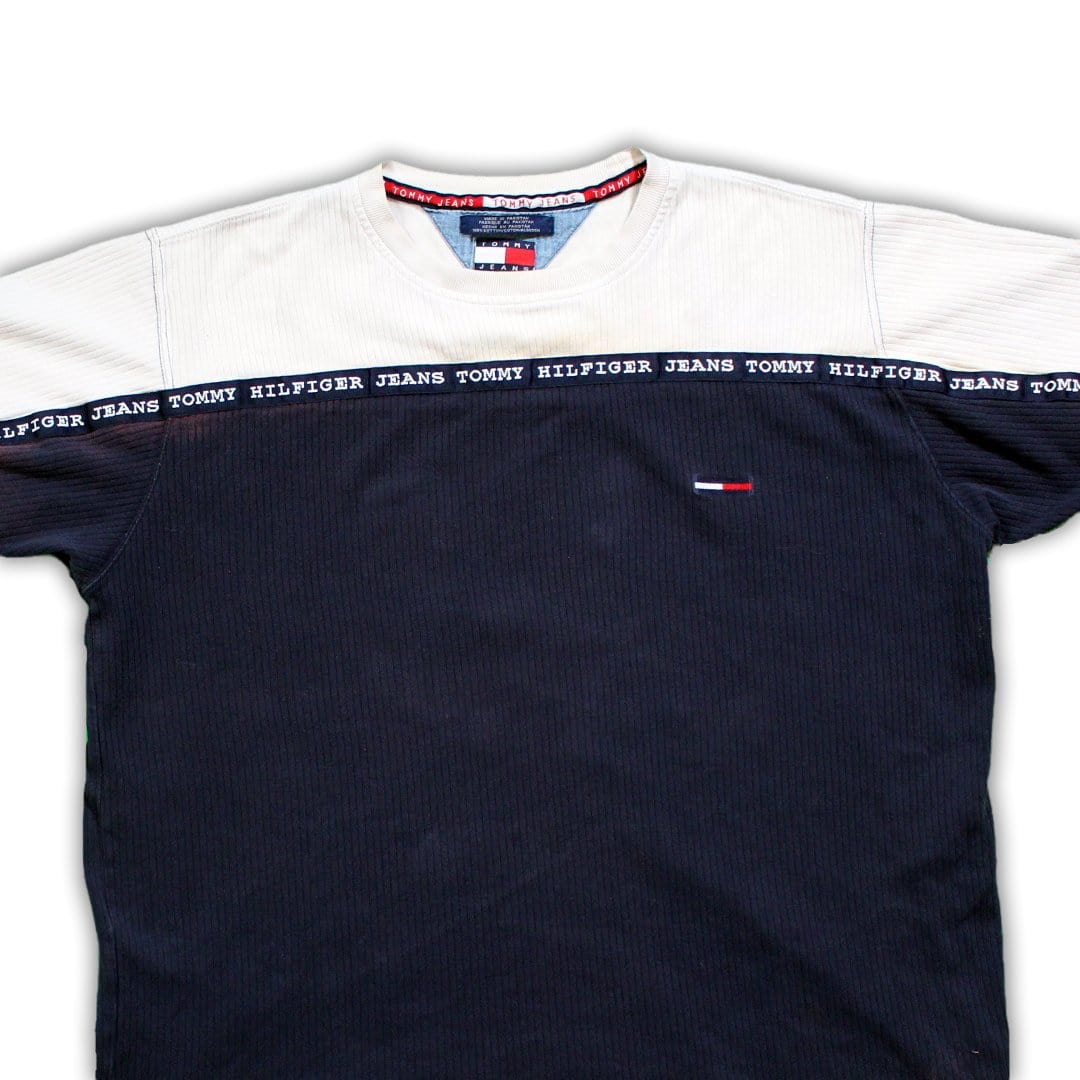 Vintage Tommy Jeans Across Print Tee | Rebalance Vintage.