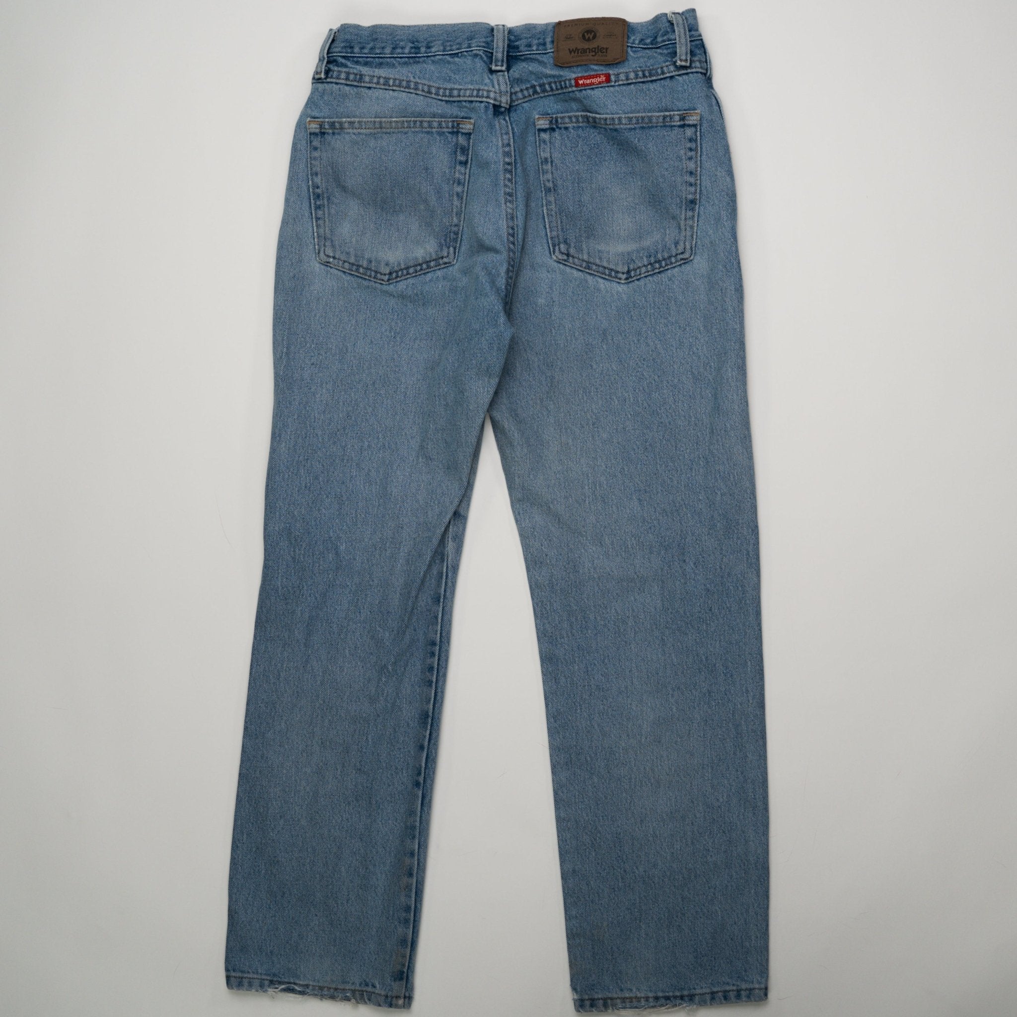 Vintage Light Blue Wrangler Jeans (32 x30) | Rebalance Vintage.