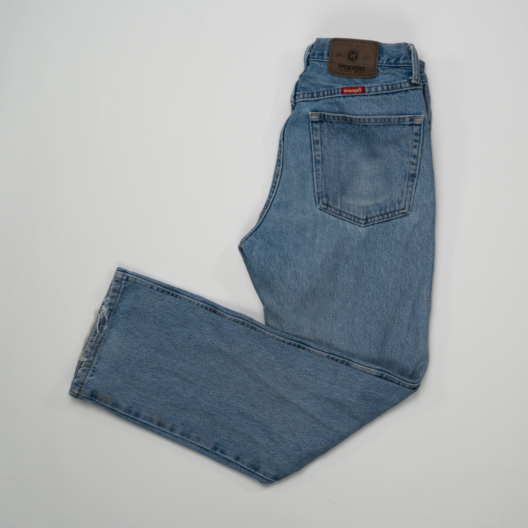Vintage Light Blue Wrangler Jeans (32 x30) | Rebalance Vintage.
