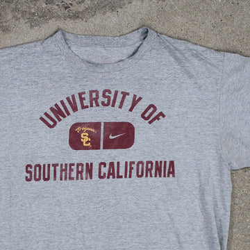 Vintage Nike x University of Southern California Tee(L) | Rebalance Vintage.