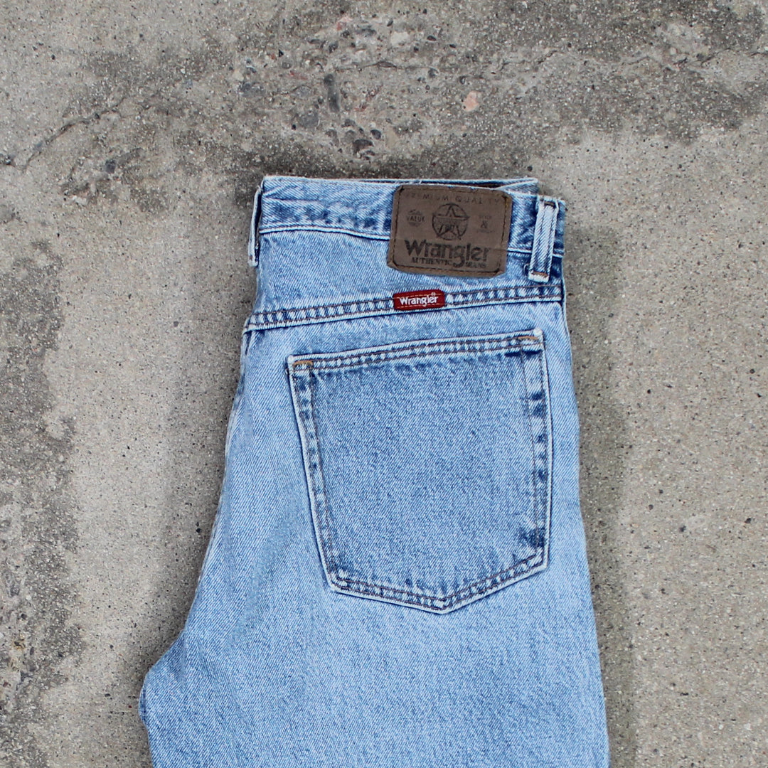 Vintage Light Washed Wrangler Jeans (32 x 34) | Rebalance Vintage.