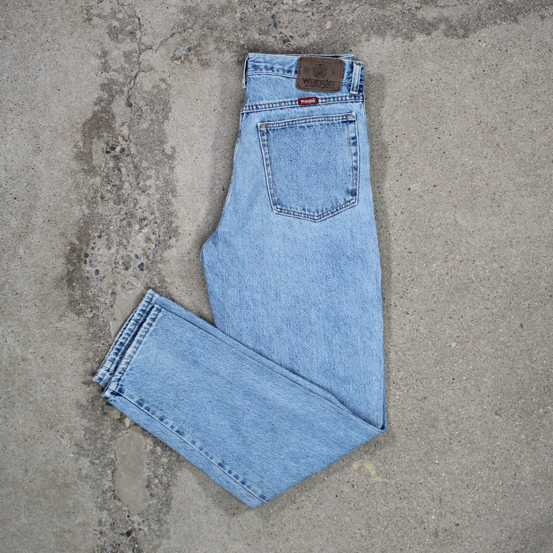 Vintage Light Washed Wrangler Jeans (32 x 34) | Rebalance Vintage.