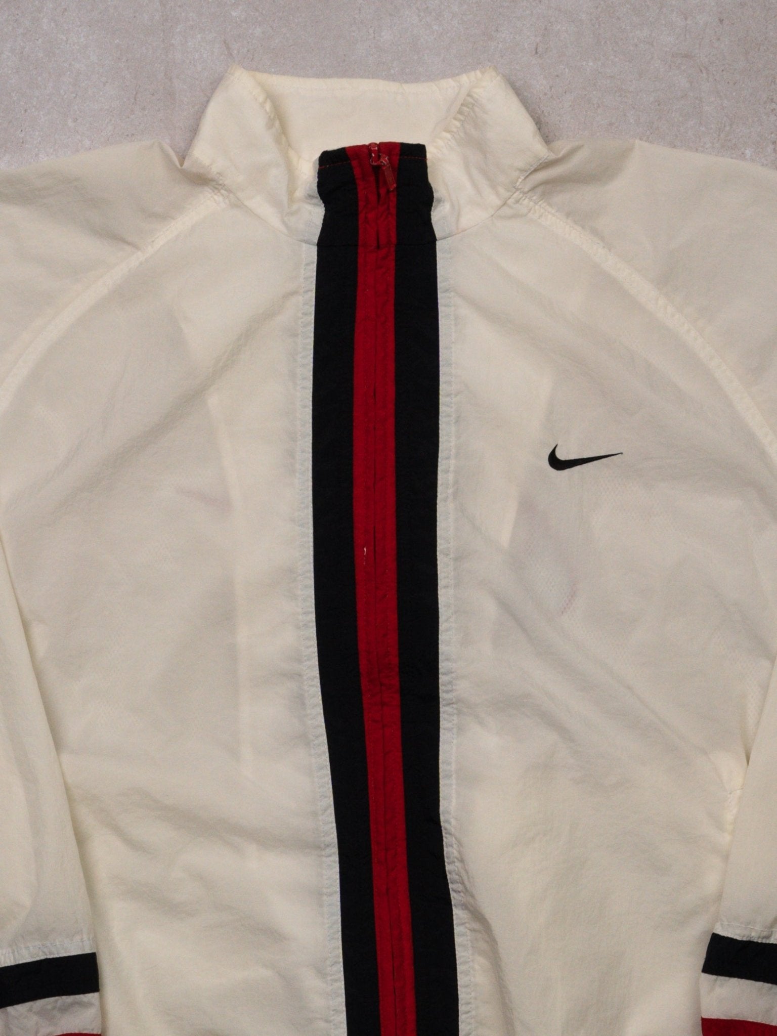 Vintage 90s White + Red + Black Nike Windbreaker (L)